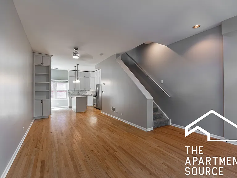 855 W Erie St #120 — Photo 6
