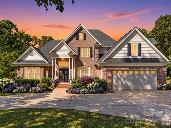 1093 Fairfield Dr, Gastonia, NC 28054