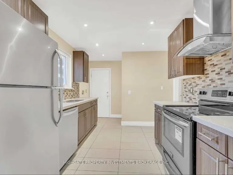 36 Reigate Ave #MAIN — Photo 6