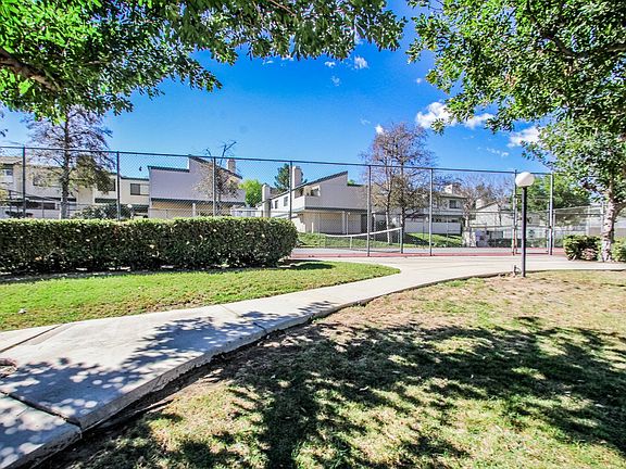 4th image of 10550 Sunland Blvd Unit 1