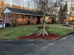 174 Knobley Estates Dr, Ridgeley, WV 26753