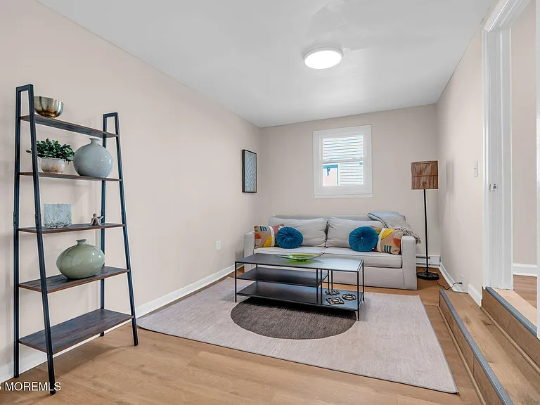 282 Carr Ave #2 — Photo 2