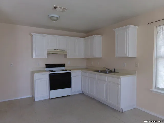 3 bed, 2.0 bath, 1064 sqft, $1,400 — Photo 4
