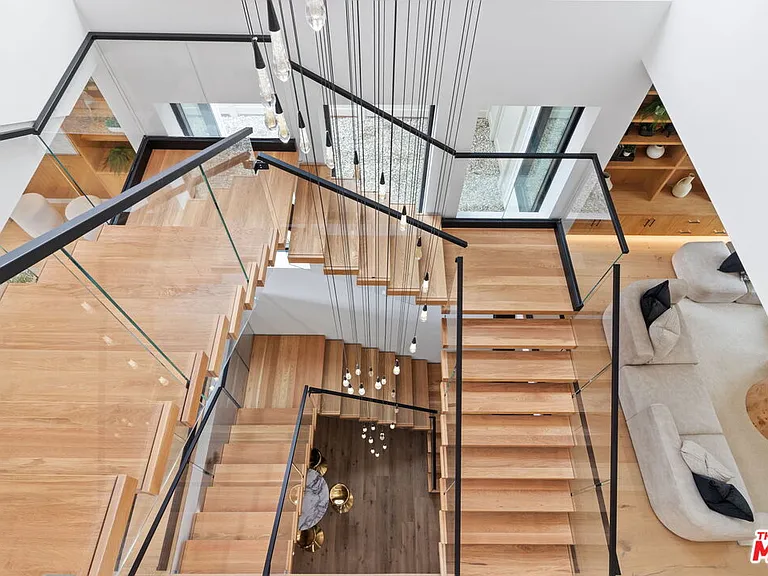 4535 Haskell Ave — Photo 7