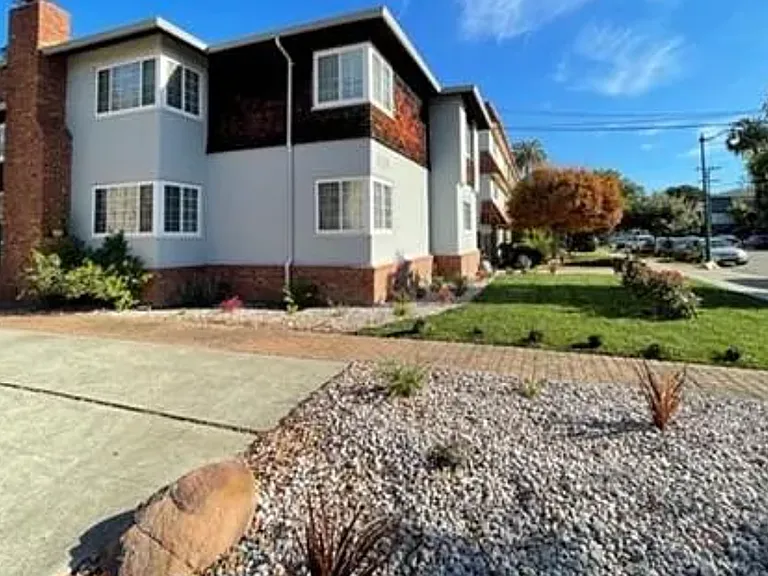 2125 Santa Clara Ave — Photo 21