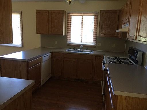 5th image of 6192 Woodwater Dr NE