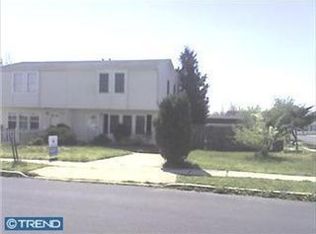 76 Farmhouse Rd, Sicklerville, NJ 08081