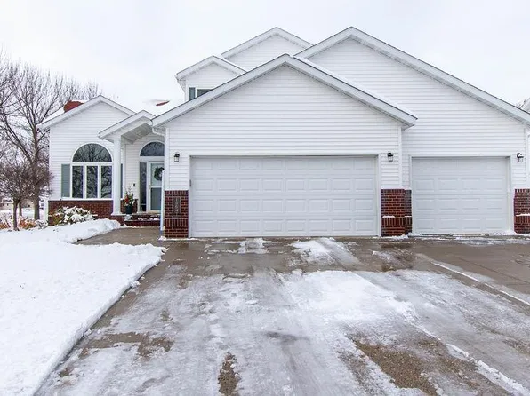 1564 7th St E, West Fargo, ND 58078