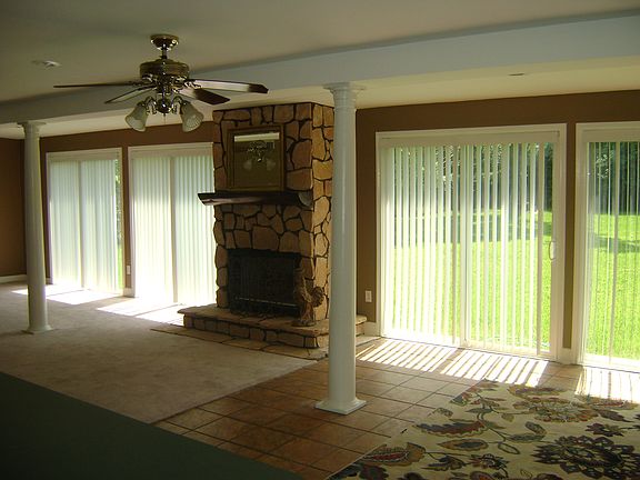 2nd image of 115 W Circuit Dr