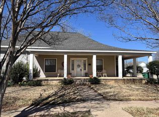 316 E Spring St, Henrietta, TX 76365