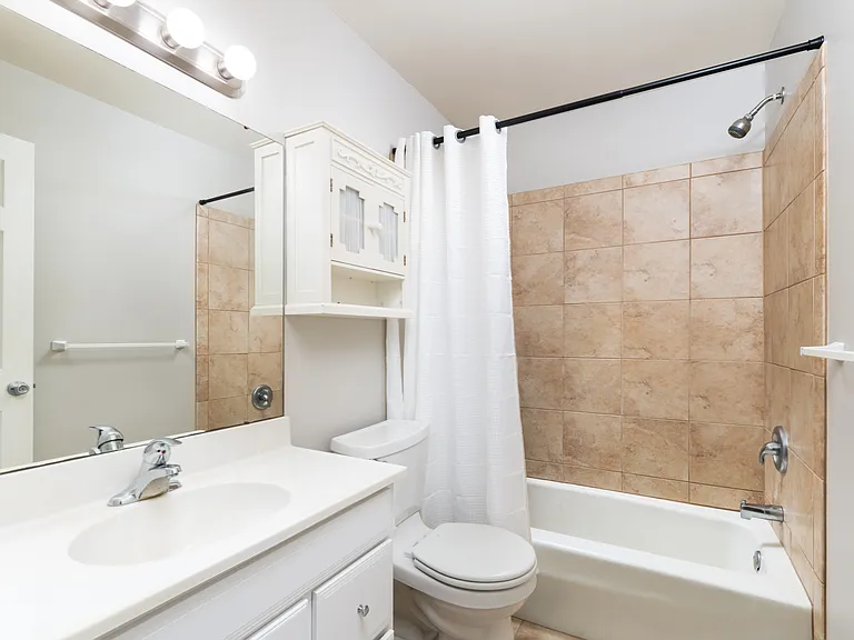 5596 Main Ave NE — Photo 4