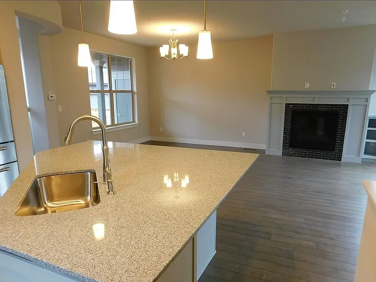 5278 N Beeler St — Photo 6