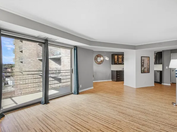 26 10th St W Unit 1309, Saint Paul, MN 55102