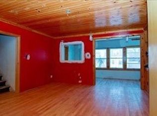 202 Beech St E, Three Oaks, MI 49128