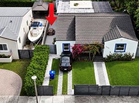 2425 SW 21st Ter, Miami, FL