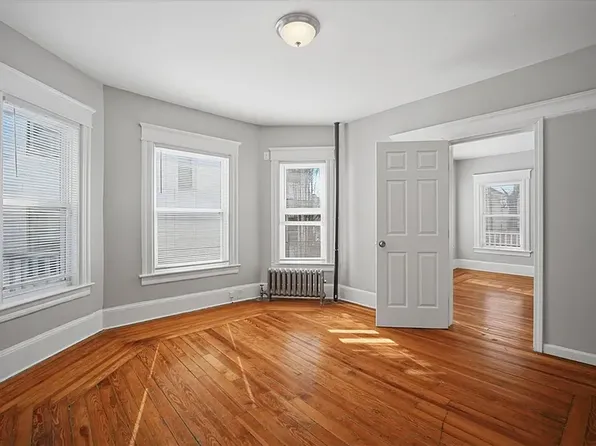 67-69 Longwood Ave, Holyoke, MA 01040