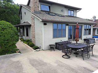 304 Killarney Beach Rd, Bay City, MI 48706