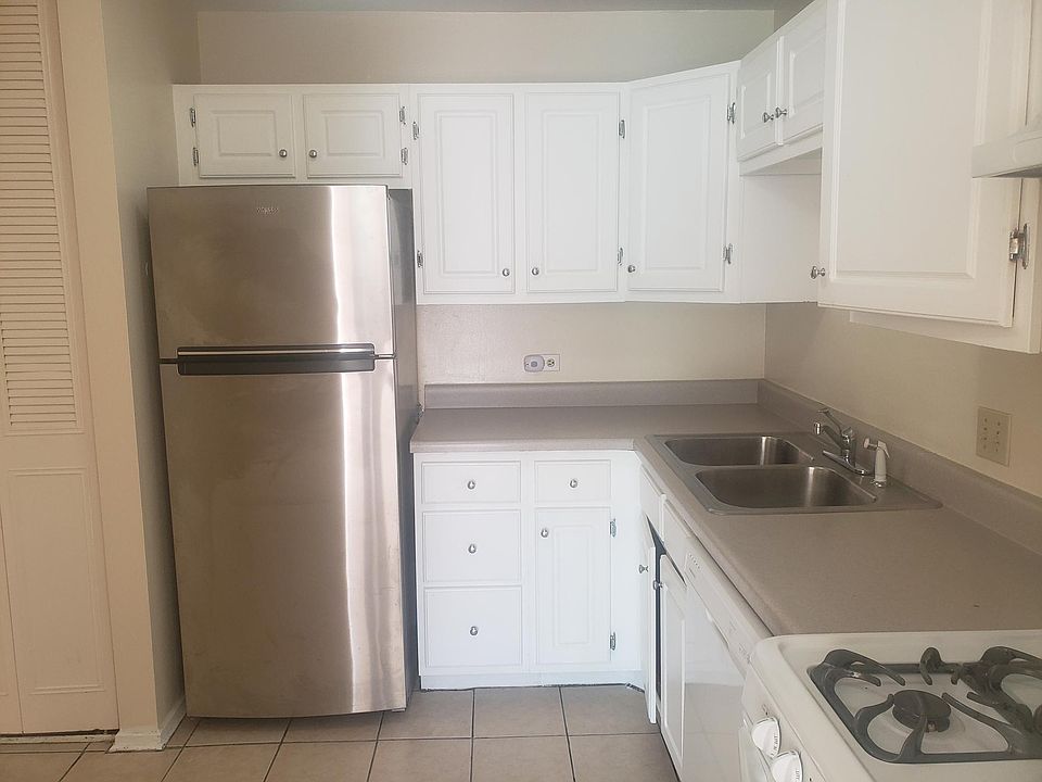 1st image of 700 Bayside Dr Unit 5