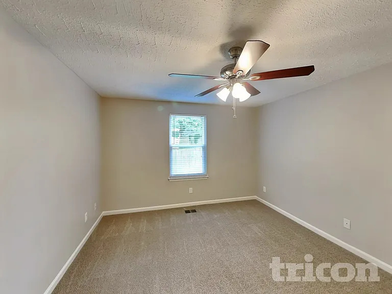 119 Bradford Cir — Photo 7