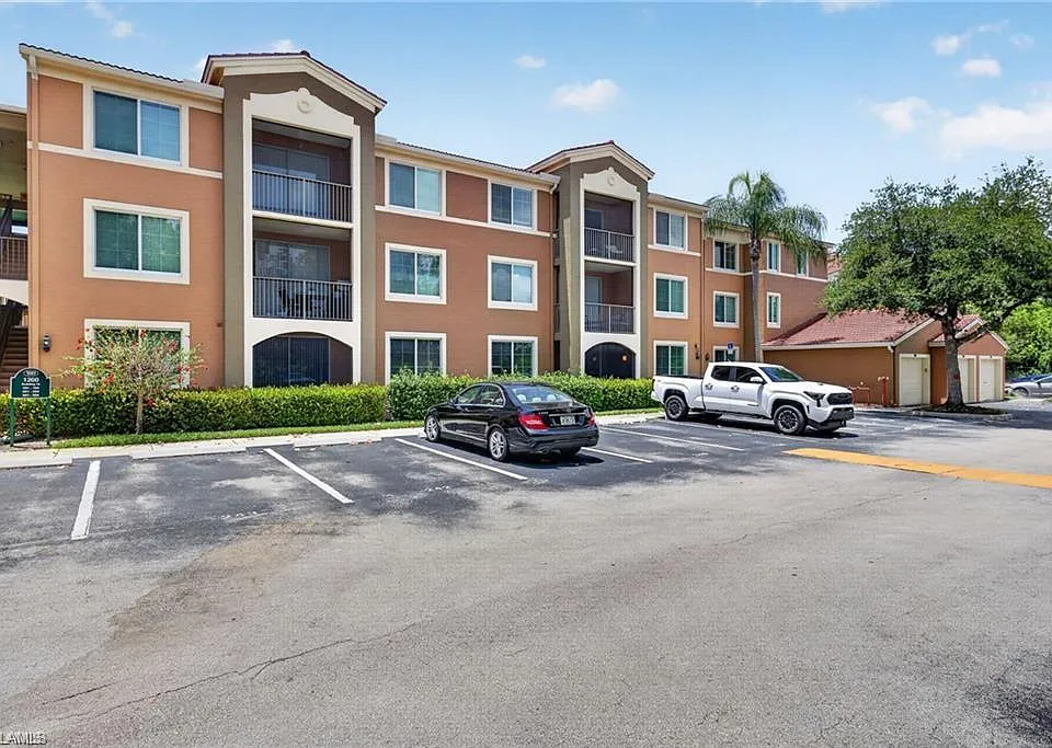 1200 Reserve Way #105