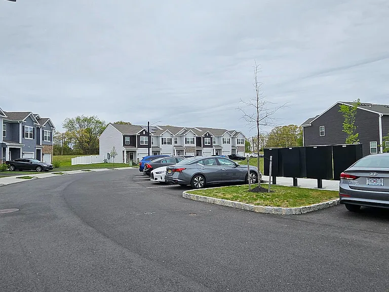 50 Peregrine Way — Photo 26