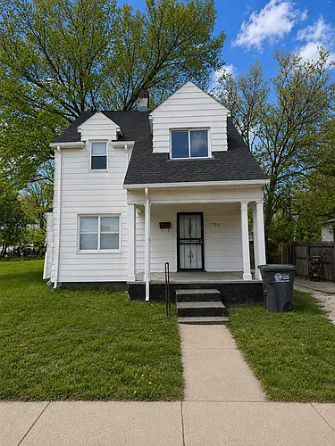1555 Ridgewood Ave Photo 1