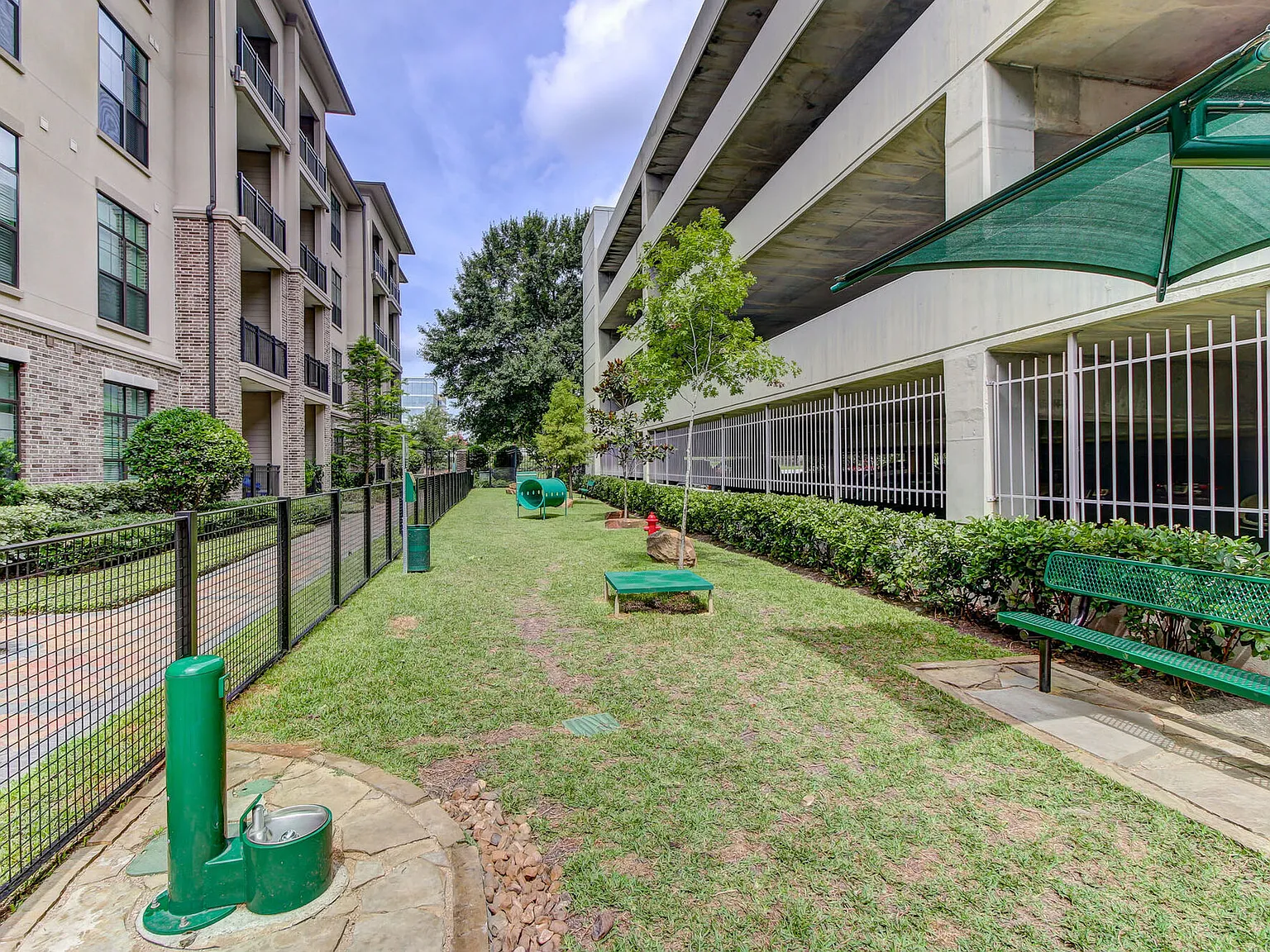 Arlo Westchase — Photo 3