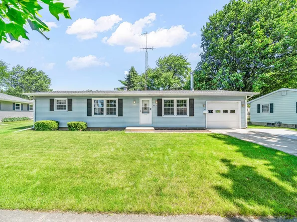 409 E Hill St, Genoa, IL 60135