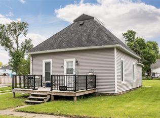 1105 4th Ave, Vinton, IA 52349