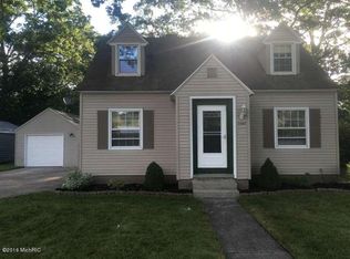 3446 McCracken St, Norton Shores, MI