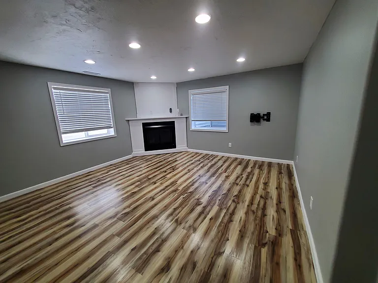648 S Holladay Dr — Photo 12