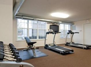 610 Sheridan Rd APT 2C, Highwood, IL 60040