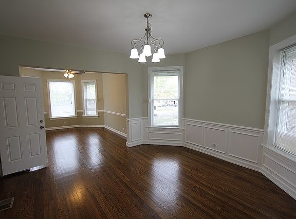 3rd image of 7438 S Blackstone Ave