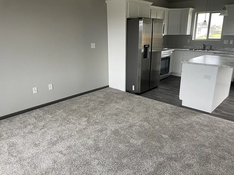 408 Yelner Dr — Photo 2