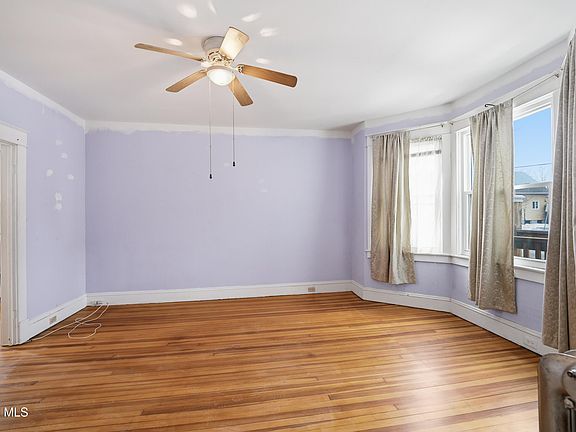 4th image of 1834 6th Avenue