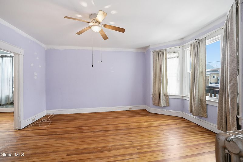 4th image of 1834 6th Avenue
