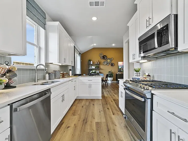 11613 Pinto St — Photo 8