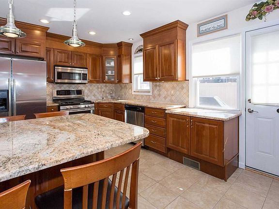 5th image of 3000 Stevens St Unit 27