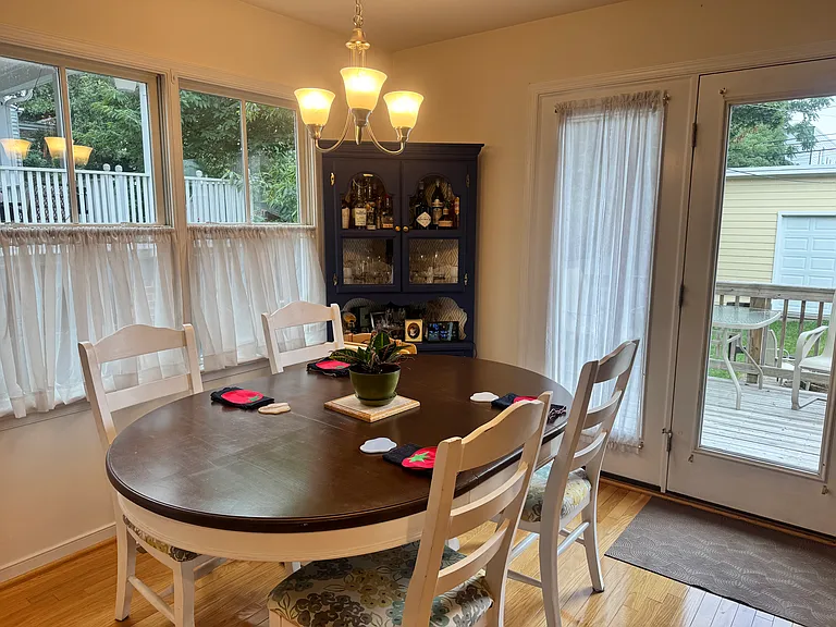 304 W Leigh St — Photo 9