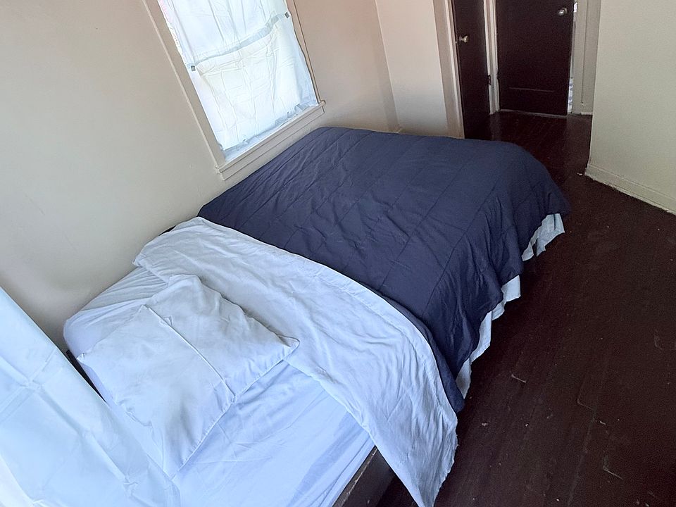 2nd image of 605 N 17th St #12