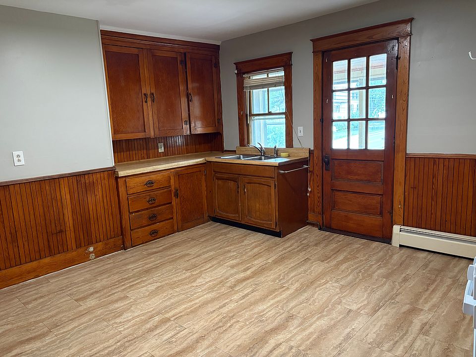 1st image of 138 Benton Ave #5