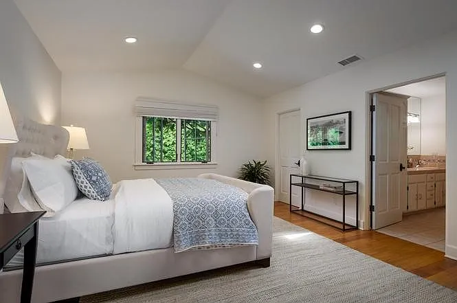 4357 Cuna Dr — Photo 10