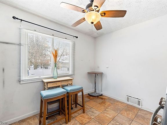 4th image of 1268 Homestead Rd