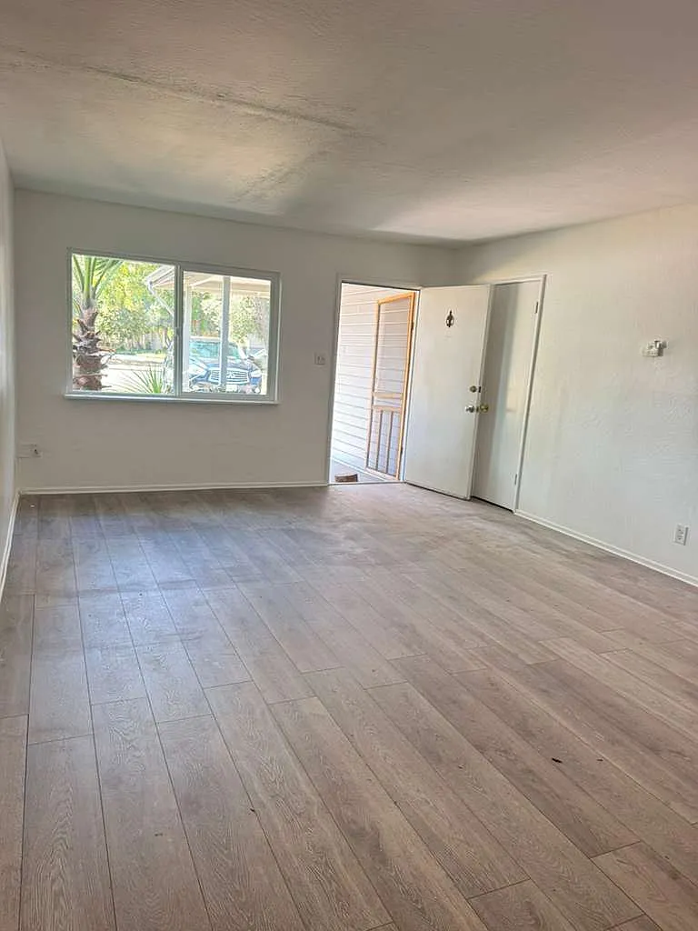 601 Russell Blvd — Photo 4