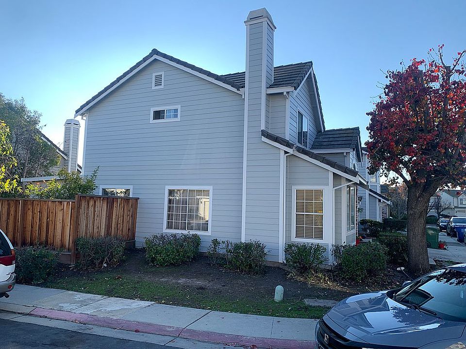 2nd image of 918 Coventry Cir