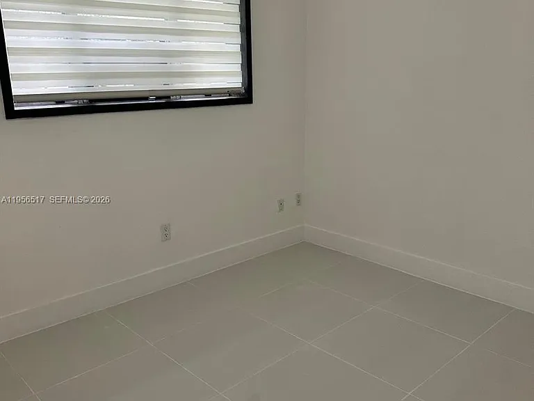 4812 Pine Tree Dr #105 — Photo 7