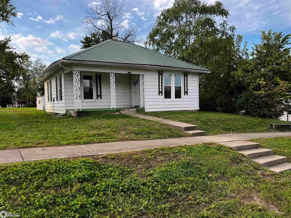 1230 Laurel St, Hamilton, IL 62341