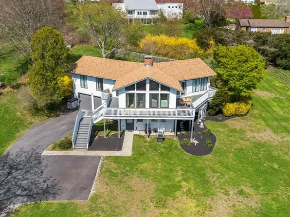 278 Taylor Rd, Portsmouth, RI 02871