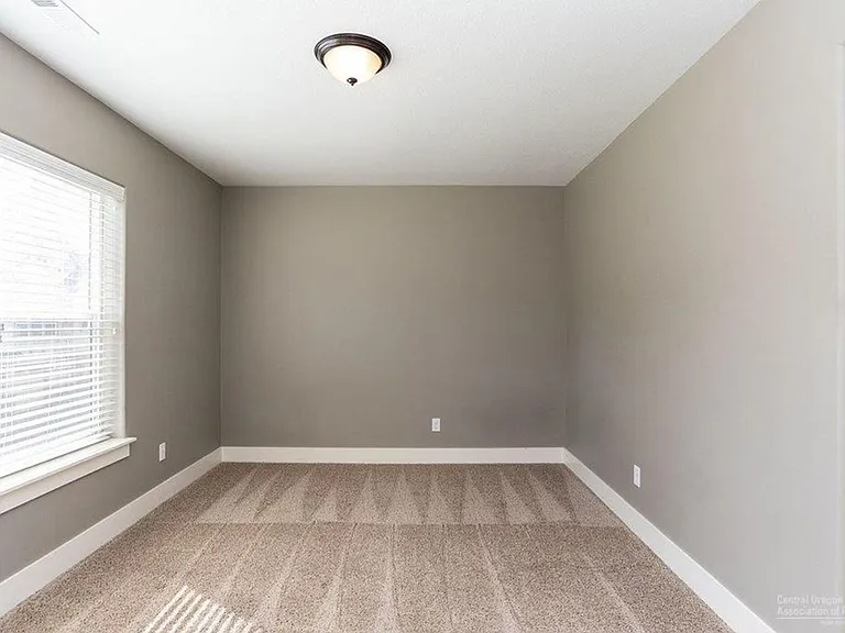 1076 SE Leonel Ln — Photo 14