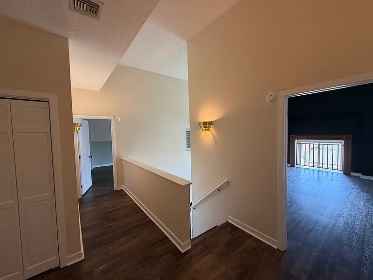 27 Hillside Pl #19 — Photo 11